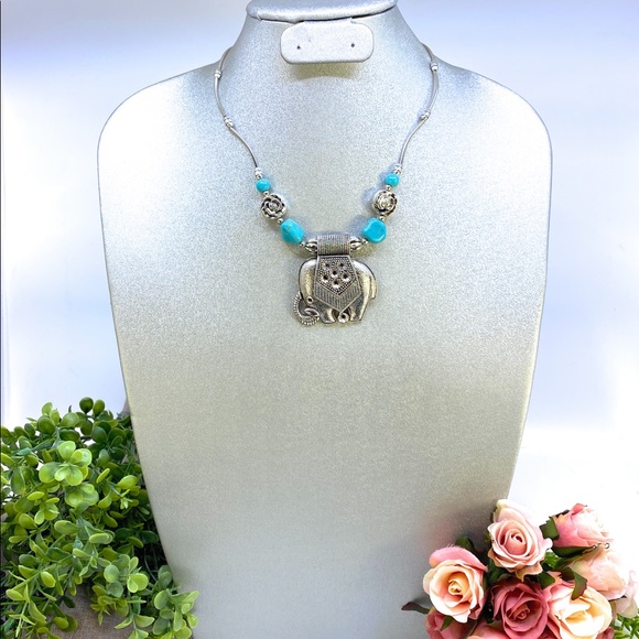 🐘 NEW elephant necklace - Picture 2 of 2